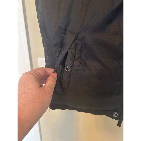 Gap men’s reversible puffer vest with built-in hood, Size L - Picture 5 of 11